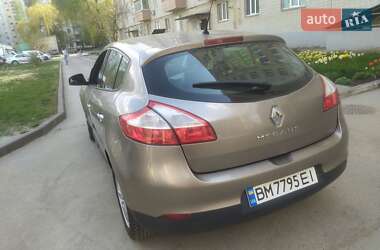 Хэтчбек Renault Megane 2010 в 