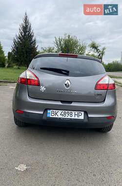 Хэтчбек Renault Megane 2011 в 