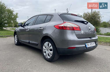 Хэтчбек Renault Megane 2011 в 
