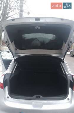 Хетчбек Renault Megane 2011 в 