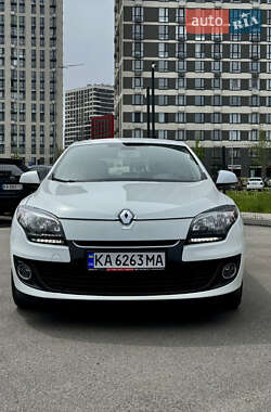 Хэтчбек Renault Megane 2012 в 