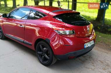 Купе Renault Megane 2010 в 