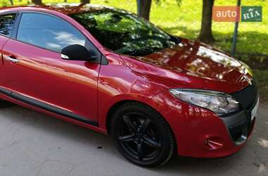 Купе Renault Megane 2010 в 