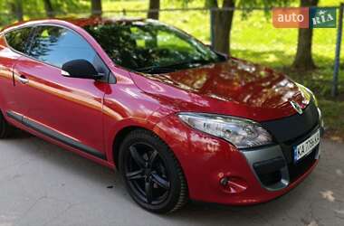 Купе Renault Megane 2010 в 