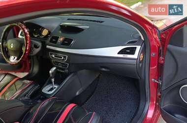 Купе Renault Megane 2010 в 