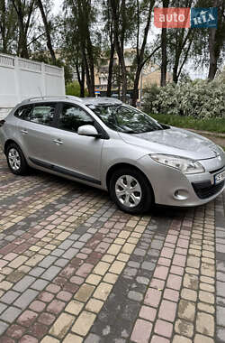Универсал Renault Megane 2011 в 