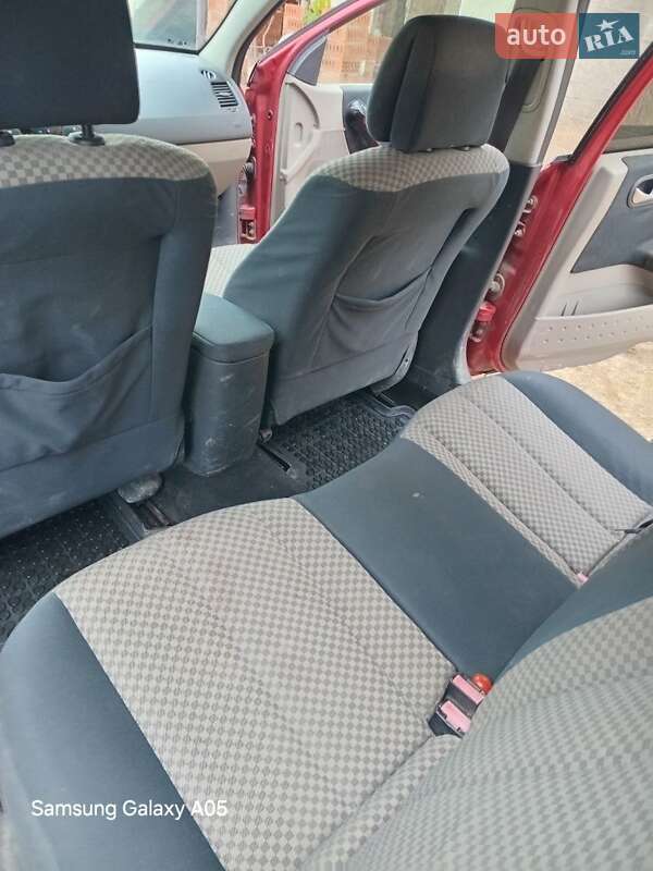 Хэтчбек Renault Megane 2003 в Мукачево