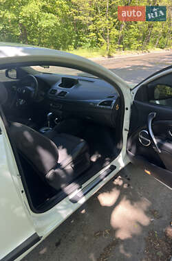 Купе Renault Megane 2011 в 