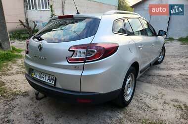 Хетчбек Renault Megane 2011 в 