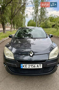 Хетчбек Renault Megane 2011 в 