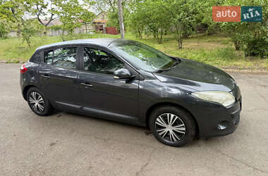 Хетчбек Renault Megane 2011 в 