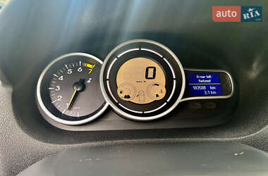 Хетчбек Renault Megane 2011 в 