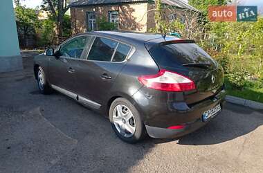 Хетчбек Renault Megane 2010 в 