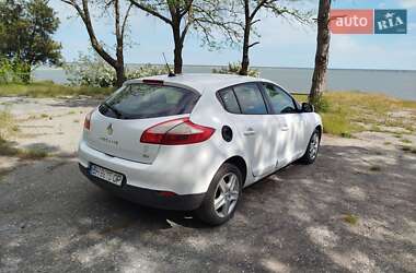 Хэтчбек Renault Megane 2013 в 
