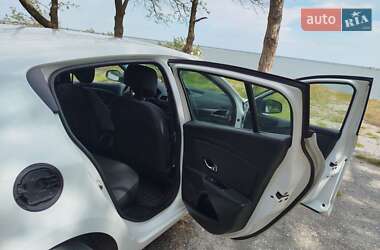 Хэтчбек Renault Megane 2013 в 
