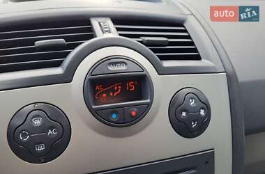 Хетчбек Renault Megane 2006 в 