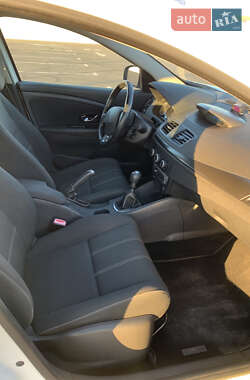 Хетчбек Renault Megane 2014 в 