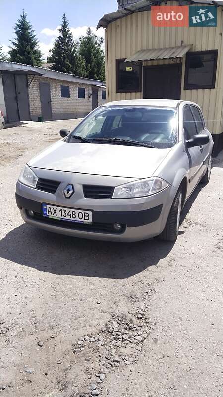 Хэтчбек Renault Megane 2004 в 