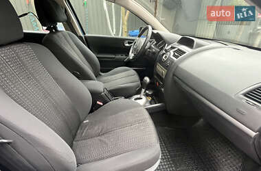 Хетчбек Renault Megane 2006 в 