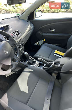 Хэтчбек Renault Megane 2010 в 