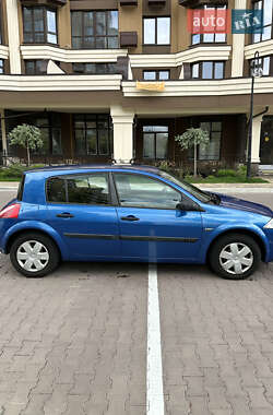 Хэтчбек Renault Megane 2005 в 