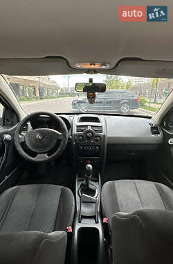 Хэтчбек Renault Megane 2005 в 
