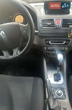 Хетчбек Renault Megane 2010 в 
