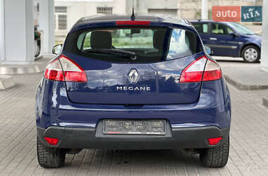 Хетчбек Renault Megane 2010 в 