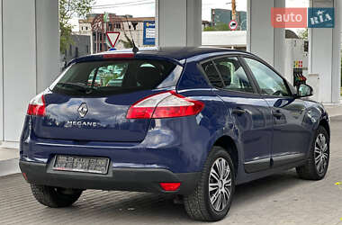 Хетчбек Renault Megane 2010 в 