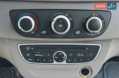 Хетчбек Renault Megane 2010 в 