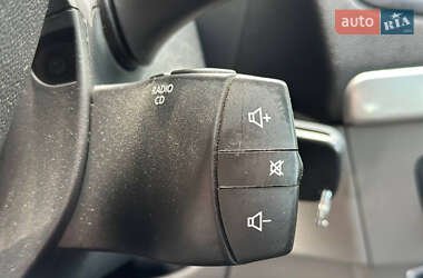 Хетчбек Renault Megane 2010 в 