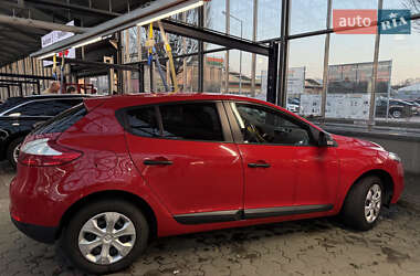 Хэтчбек Renault Megane 2011 в 