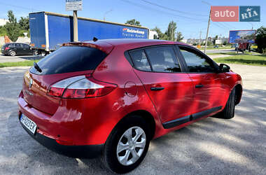 Хэтчбек Renault Megane 2011 в 