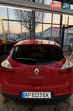 Хэтчбек Renault Megane 2011 в 