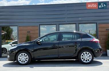 Хэтчбек Renault Megane 2012 в 