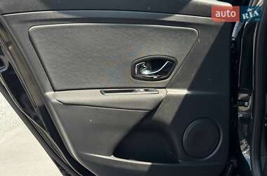 Хэтчбек Renault Megane 2012 в 
