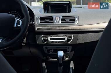 Хэтчбек Renault Megane 2012 в 