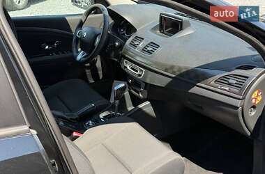 Хэтчбек Renault Megane 2012 в 