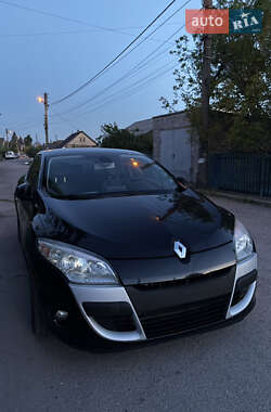 Купе Renault Megane 2011 в 