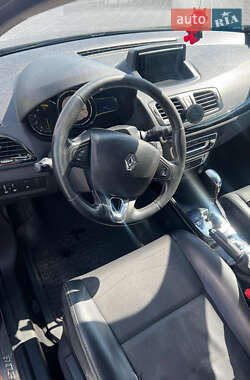 Хэтчбек Renault Megane 2013 в 