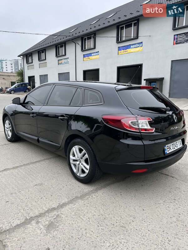 Универсал Renault Megane 2011 в Вараше