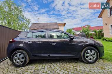 Хэтчбек Renault Megane 2015 в 