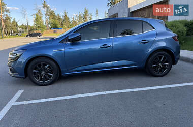 Хэтчбек Renault Megane 2016 в 