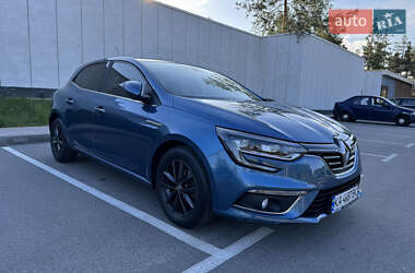 Хэтчбек Renault Megane 2016 в 