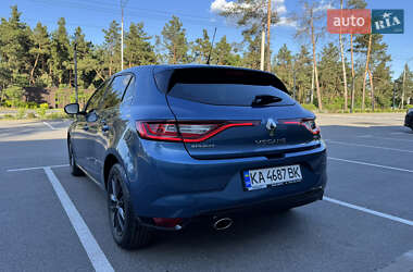 Хэтчбек Renault Megane 2016 в 