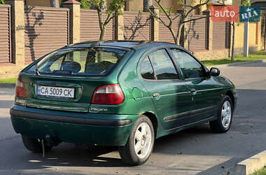 Хэтчбек Renault Megane 1999 в 