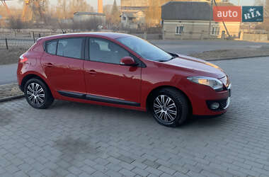 Хэтчбек Renault Megane 2012 в 