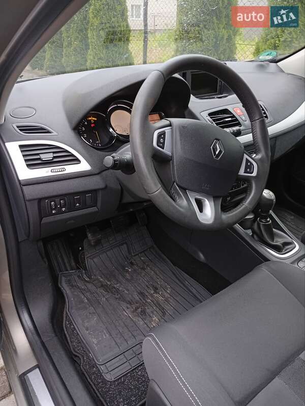 Универсал Renault Megane 2011 в Золочеве