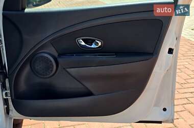 Хэтчбек Renault Megane 2014 в 