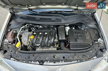 Хэтчбек Renault Megane 2003 в 